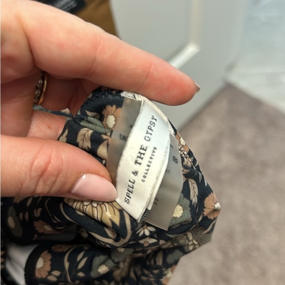 Spell Designs Folktown Activewear set - Picture 2 of 3